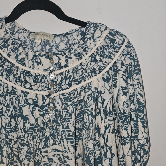 Cynthia Rowley Blue and White Floral Top - Picture 2 of 4